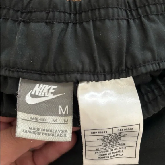 Vintage Nike Men's Black Joggers with White Stripes - Picture 6 of 10